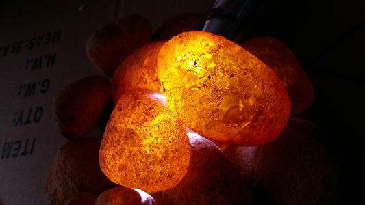 1588039436772129.jpg 人造琥珀.jpg