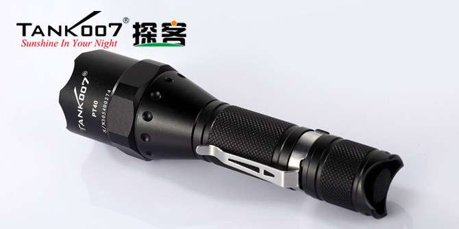 戰術手電筒 戰術手電筒