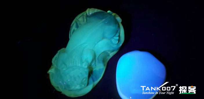 網(wǎng)上用紫光手電鑒定琥珀的帖子這么多,哪個(gè)是真假?